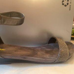 Sandals shoes pewter